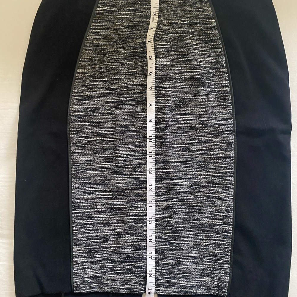 NWT H&M pencil skirt, size 6